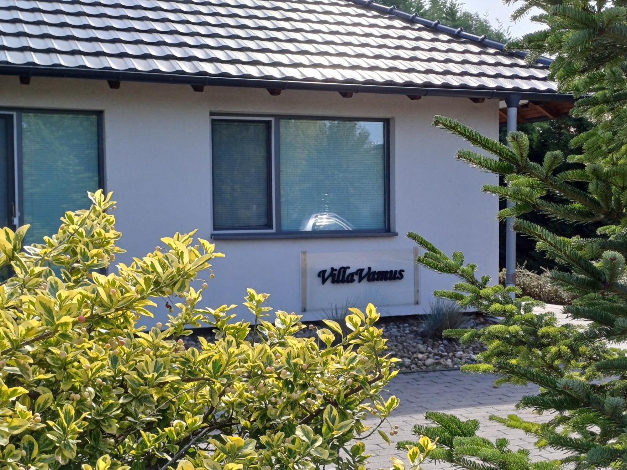Villa Vamus Vendeg- Es Rendezvenyhaz Vámosszabadi Екстериор снимка