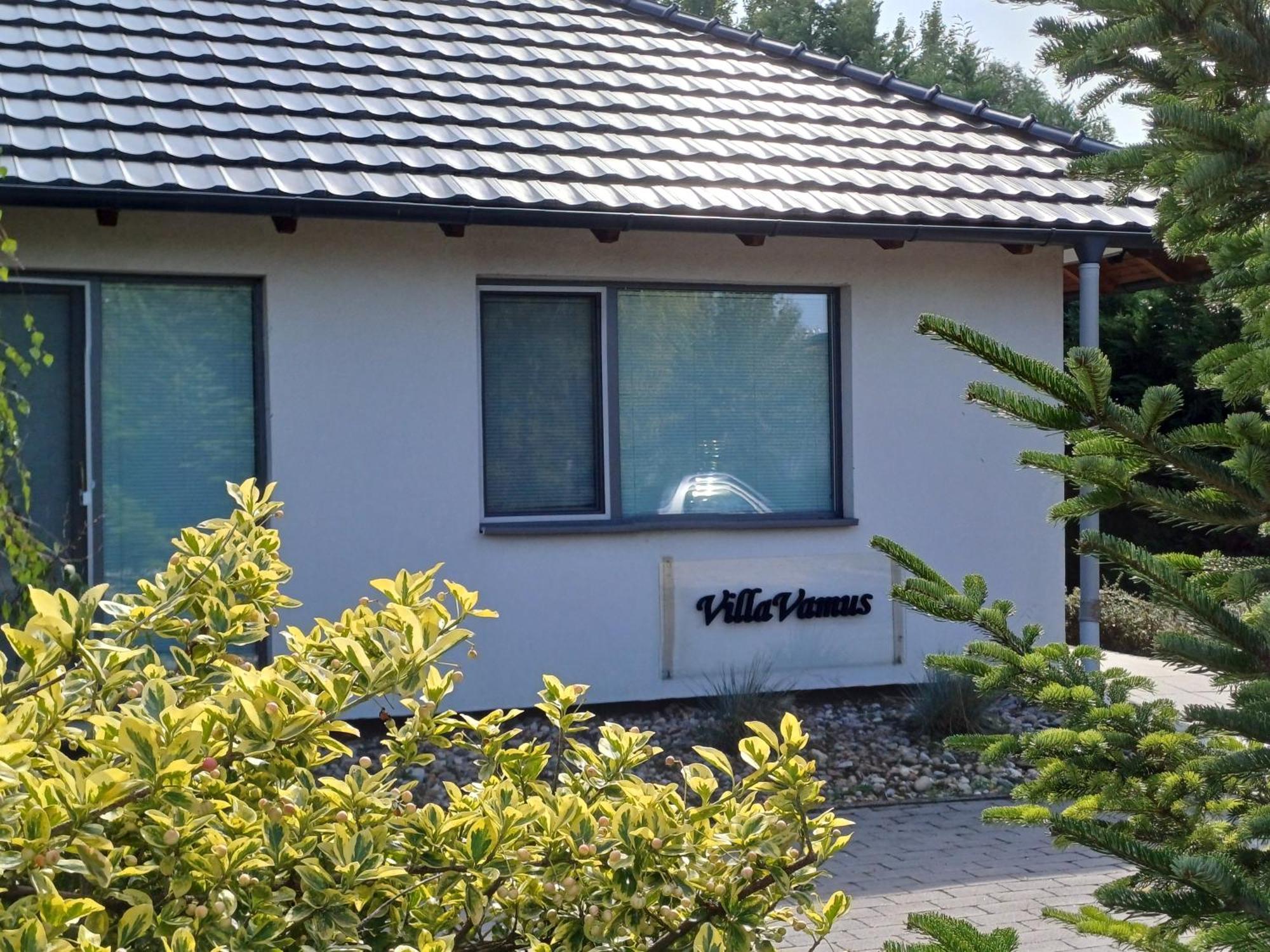 Villa Vamus Vendeg- Es Rendezvenyhaz Vámosszabadi Екстериор снимка